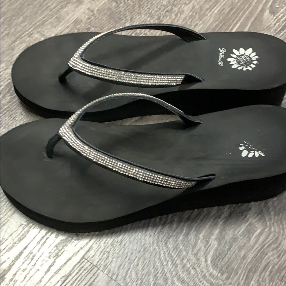 Yellow Box sandals - Picture 2 of 2